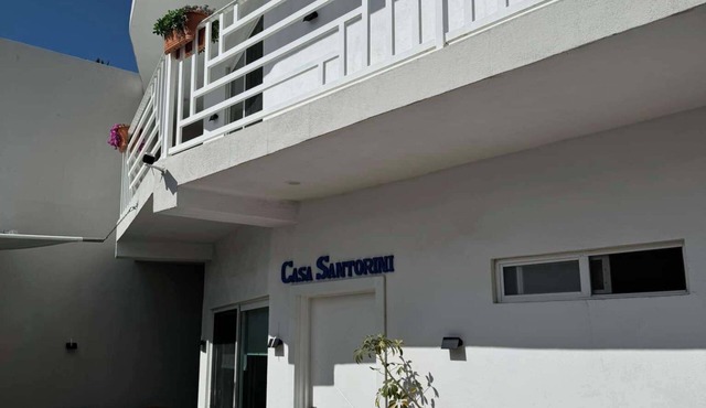 Santorini house w/jacuzzy