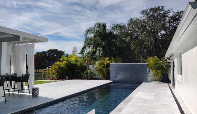 Santorini Oasis on Swan Lake