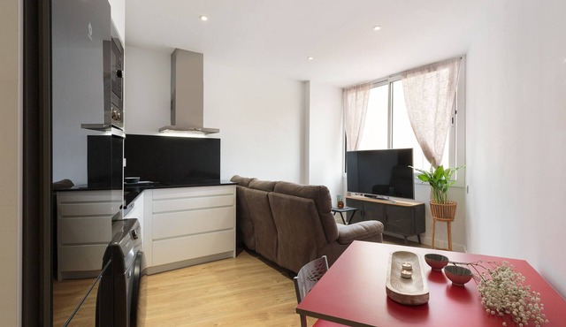 Sants Estudio - One Bedroom Apartment, Sleeps 2