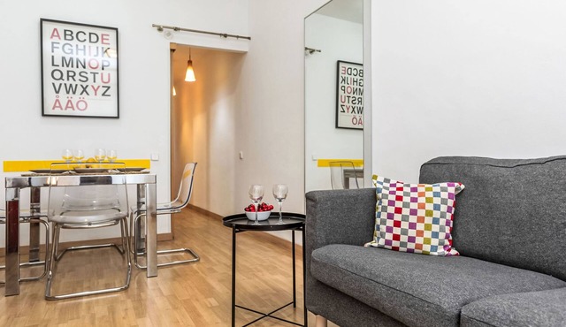 Sants-Montjuïc: Avenida Madrid by Interhome