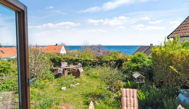 "Santuzza" - 100m from the sea by Interhome