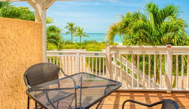 Sapphire blue water-white sandy beaches- amazing sunsets from your living-room!