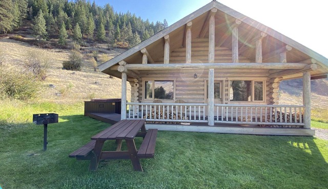 Sapphire Cabin at Rye Creek Lodge