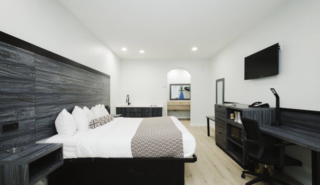 Sapphire Inn and Suites