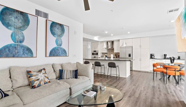 Sapphire Loft – Stunning Two-Story Marina Escape Top-Floor Retreat