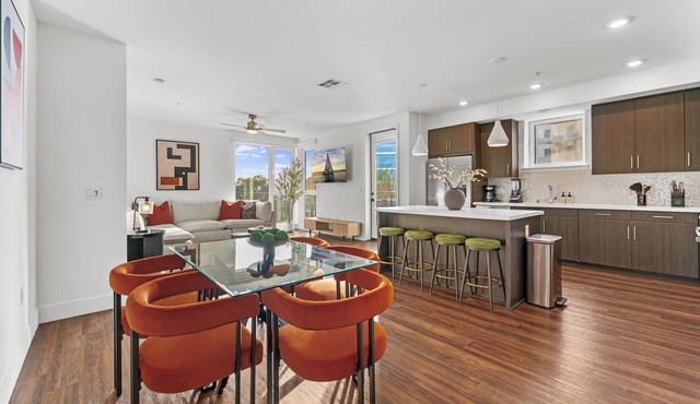 Sapphire Marina' Marina Side Private Balcony Amazing Amenities Pool, Gym Jacuzzi