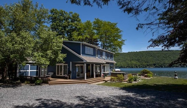 Sapphire Shores Retreat: A Family Paradise on Keuka Lake!