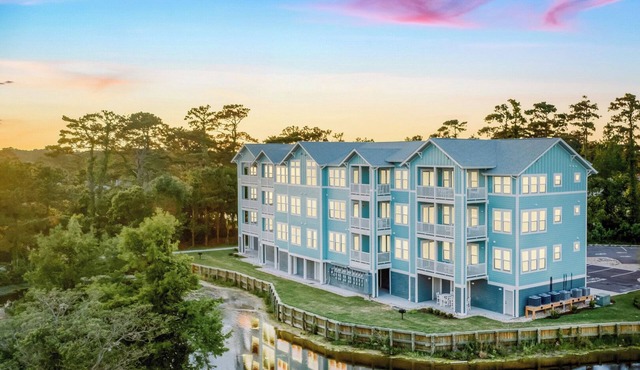 Sapphire Sound 3 Bedroom Condo at Hamilton Cay Reserve