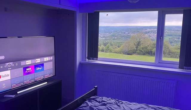 Sapphire Suites, Stunning 2-Bed House in Bradford