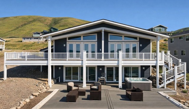Sapphire Sunset Shores: Lakefront 3BR with Private Beach & Easy Boat Access