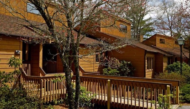 Sapphire Valley - One Bedroom Forest Retreat