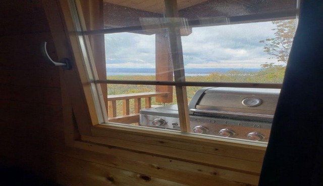 SARAH LESLEY CABIN, VERY PRIVATE
