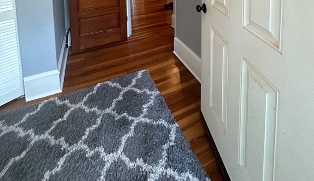 Sarah's Place Historic Downtown DeLand close to Beaches and theme parks