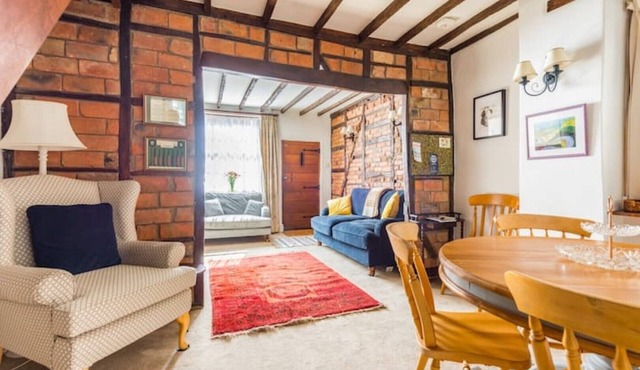 Sarah’s Cottage Centre of Taunton Georgian Cottage