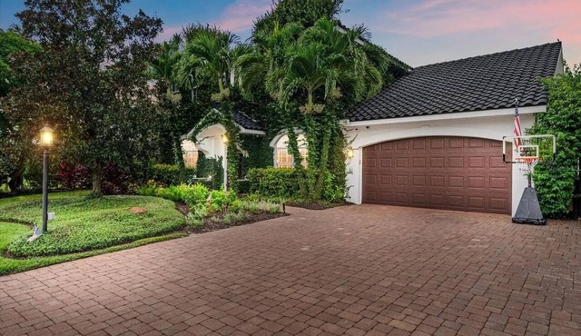 Sarasota Bayside House - Cabana - Pool - Fully Stocked - Resort Style Backyard