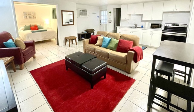 Sarasota -Close to Lido & Siesta Beaches, Downtown, Pinecraft & Nathan Benderson