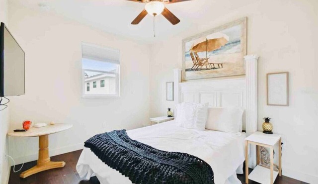 Sarasota Downtown Pet-Friendly 1BD/1BA-Lido Beach