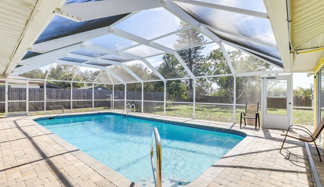 Sarasota Home w/Heated Pool: 3 Mi to Airport!