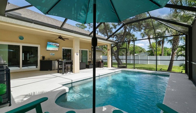 Sarasota House, A Perfect Beach Getaway! Spacious 4-bedroom house & Pool !
