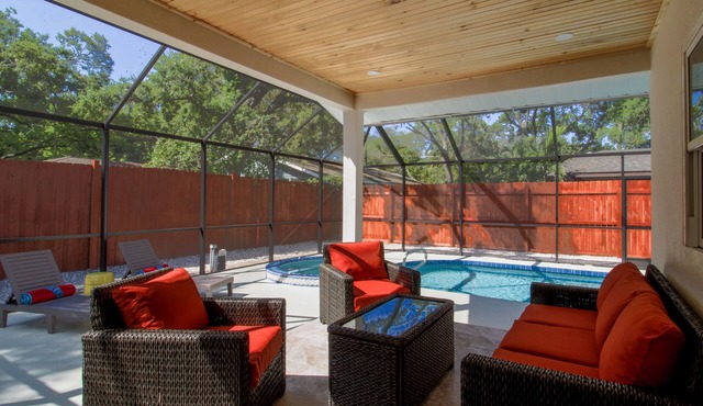 Sarasota modern house, heated saltwater pool, close to beaches and downtown!