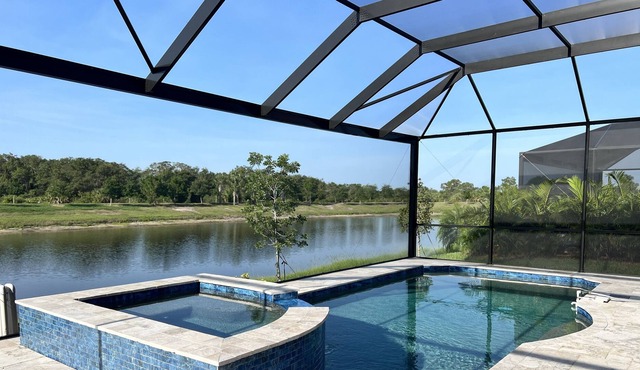 Sarasota National Pool & Golf w/2 golf club memberships included!