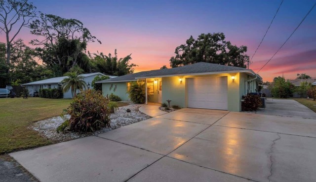 Sarasota Sunhaven – Home Near Beaches!