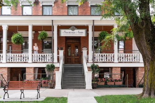 Saratoga Arms Hotel