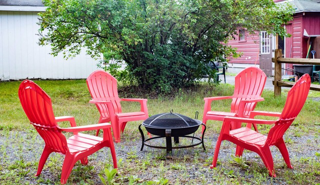 Saratoga Cabins #9 - Just minutes to SPAC, Saratoga Lake & the Track