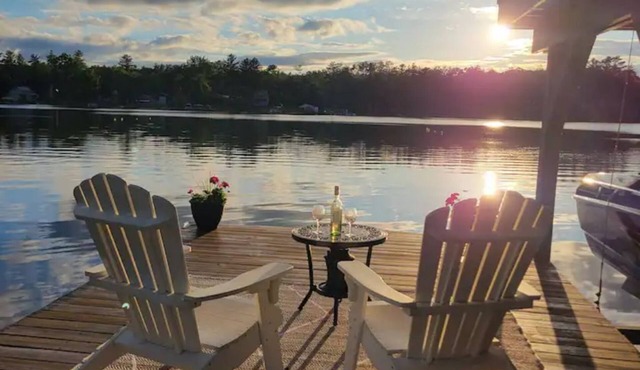 Saratoga County 6 bedroom lake house with indoor pool and hot tub, 2 kitchens