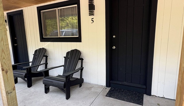 Saratoga Garden Motel - Room 5