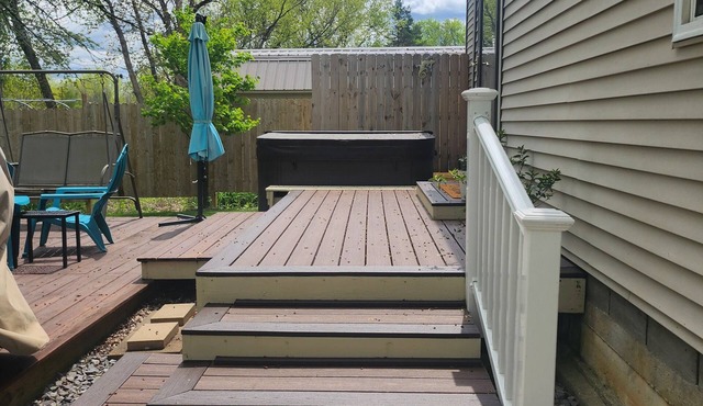 Saratoga racing season! Stay in anBeautiful 2 Bedroom 2 Bath waterfront home.