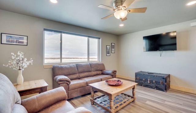 Saratoga Retreat ~ 3 Mi to Saratoga Lake!