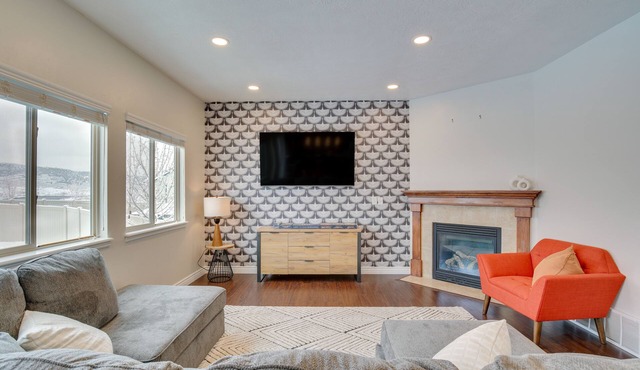Saratoga Springs Family Home ~ 2 Mi to Utah Lake!