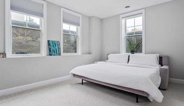 Saratoga Springs Poolside Oasis