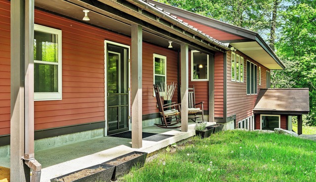 Saratoga Springs Guesthouse, 8 mins to TRACK, SPAC, Downtown, Belmont Beauty in Saratoga Springs