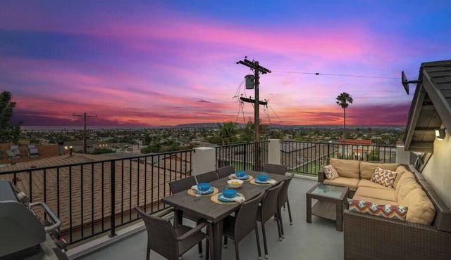 Saratoga Sunset | Rooftop | Sleek | Walk to Beach