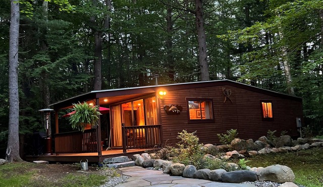 🐎Saratoga Track & Streamside Retreat 🌲 - Relax, Hike, Shop & Dine!