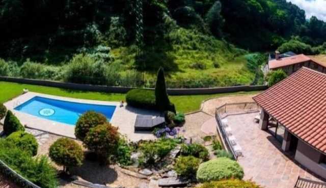 Sarren Villa Pool by Urdaibai Rentals