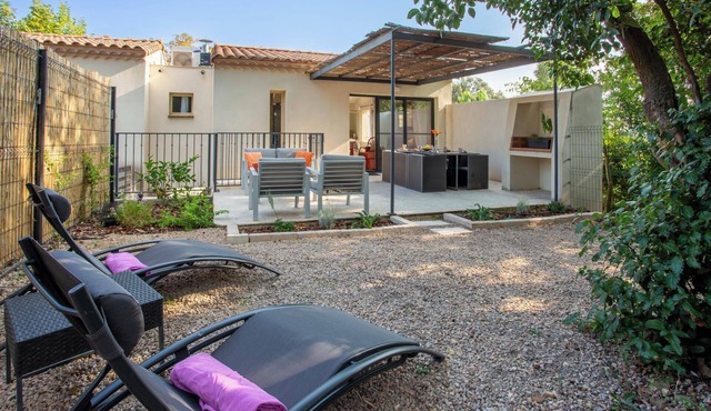 Sartena - Three Bedroom Villa, Sleeps 6