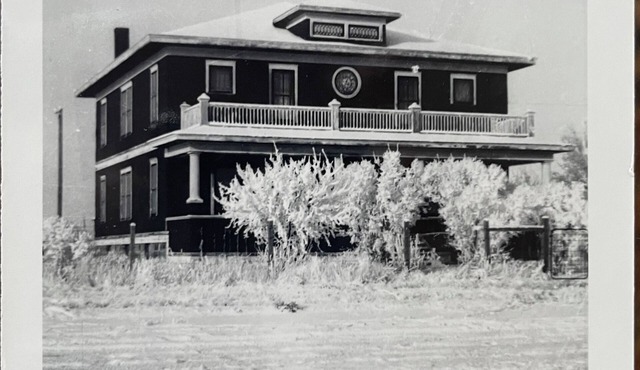 Saskatoon’s Crown Jewel: Victorian Mansion w Forest Views, Timeless Elegance
