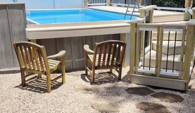 SASSA MERMAID WATERFRONT HOUSE WITH KAYAKS AND POOL