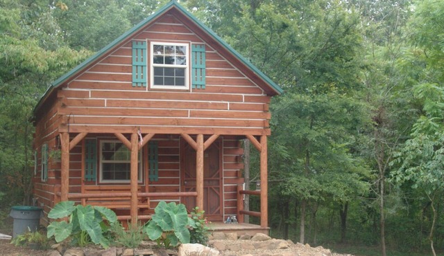 Sassafras Ridge Log Cabin by Garden of the Gods in the Shawnee National Forest