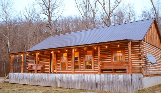 Sassafrass lodge on the ozarks Pig trail scenic highway