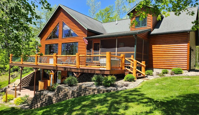 Sat. -Sat. summer stay with Aug. openings. Pontoon rental available!