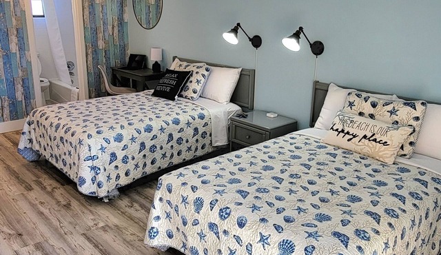 Satellite Motel - Ocean Overlook 123