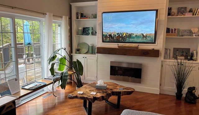 Sauble Beach Retreat. Family-friendly & privacy! 5-min away from the beach