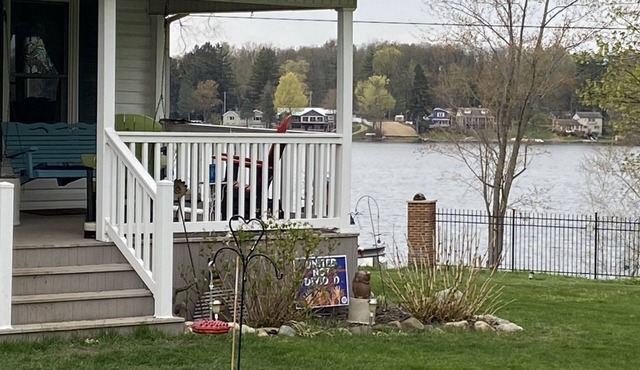 Saugany Lake Life , 25 acres to roam, large spacious home