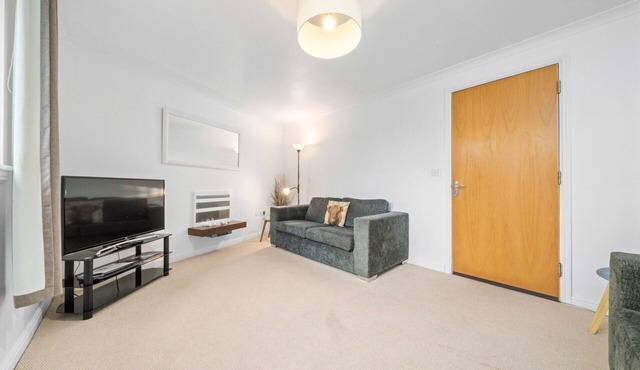 Saughton Suite with views of Water of Leith