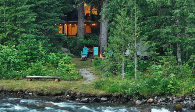 Sauk River Cabins Hot Tub Firepit