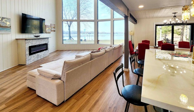 Sauna & Dock: 'Castle House' on Private Beach!